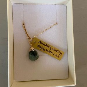 NWT dainty green malachite teardrop necklace